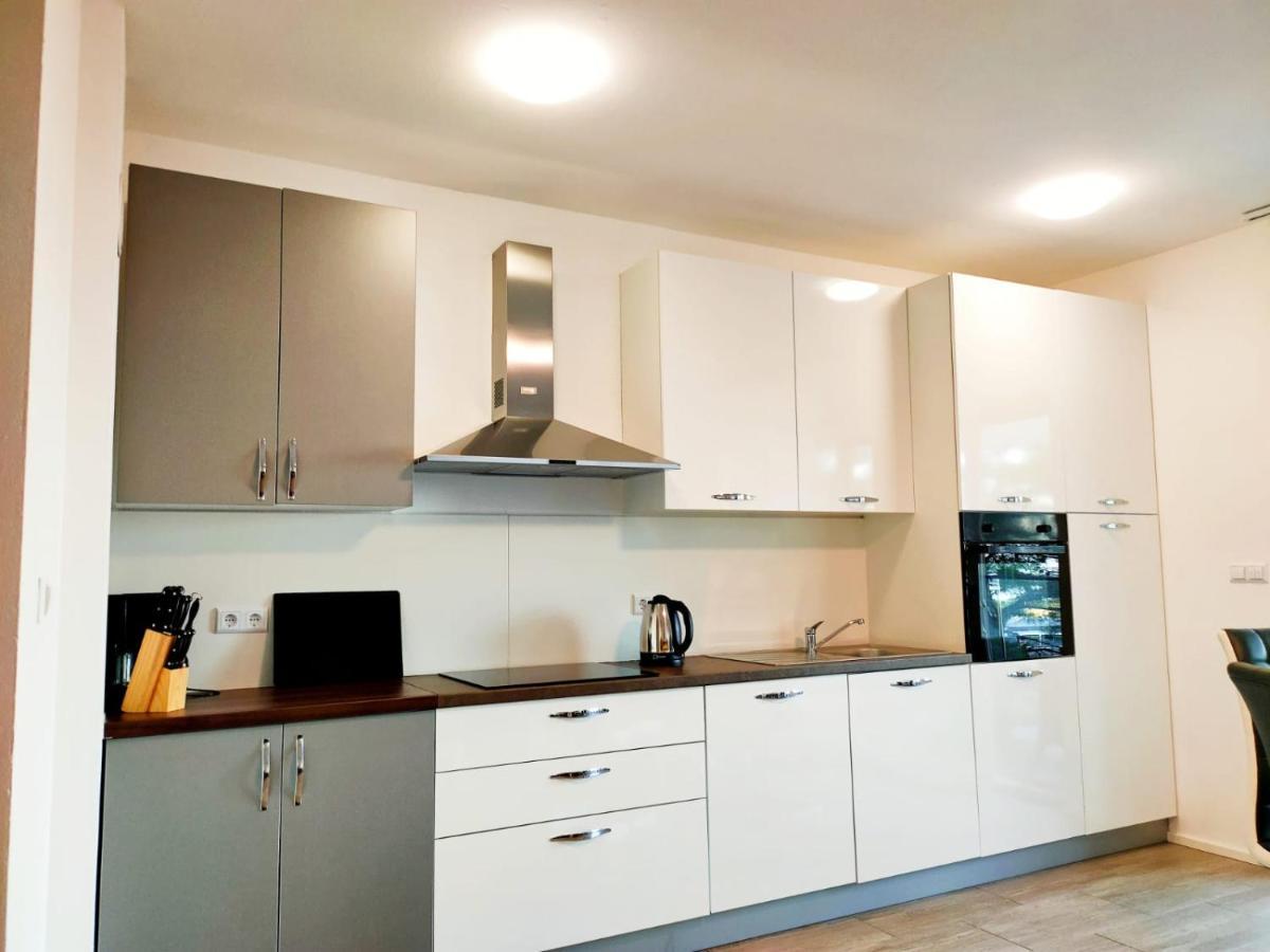 Apartments Elin Omiš Extérieur photo