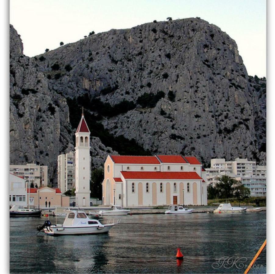 Apartments Elin Omiš Extérieur photo